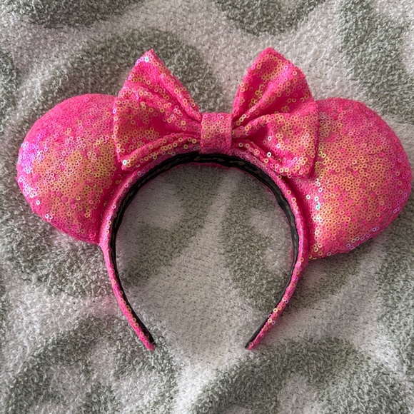 Disney Accessories - BBBrooke Pink Sequin Bow Mickey Headband